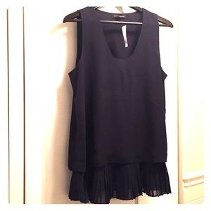 BR NWT holiday 2015 sleeveless flutter hem top